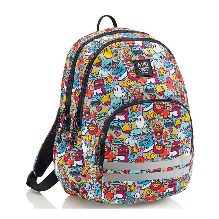 C'est un sac doté d'un compartiment principal avec une poche avant et deux poches latérales C'est un sac doté d'un compartiment principal avec une poche avant et deux poches latérales