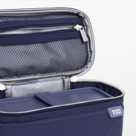 Composition tissu : extérieur en polyester et doublure intérieure isotherme (P.E.V.A.).