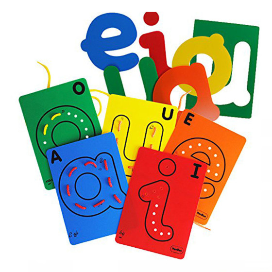 Pochoirs d'enfilage des voyelles